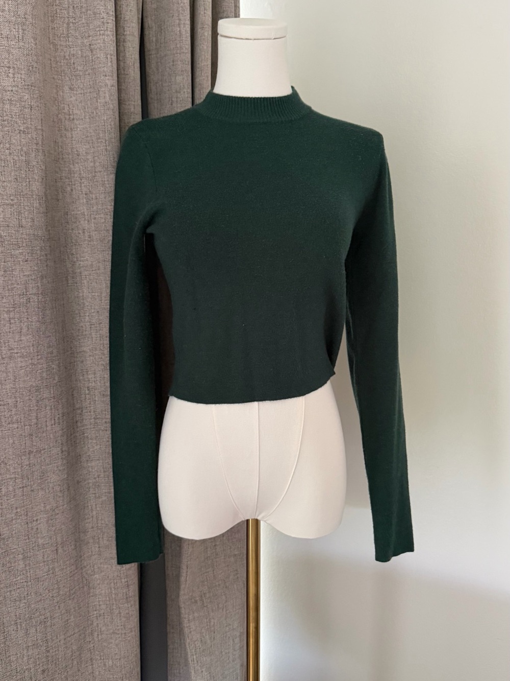 Dark Green Long-Sleeve Cropped Crewneck Knit Top